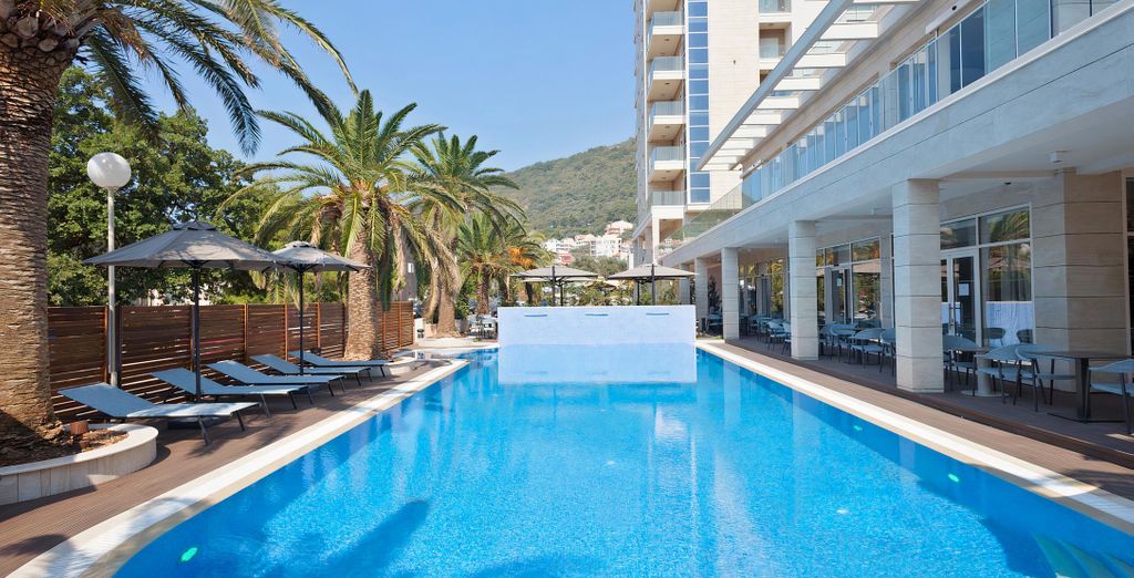 Hotel AMI Budva Petrovac 5*