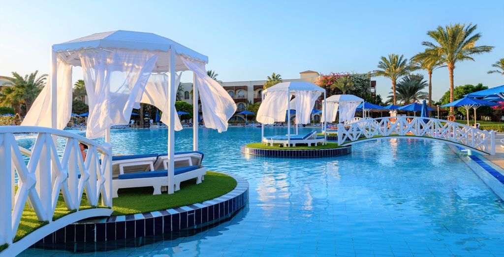 Desert Rose Resort 5*
