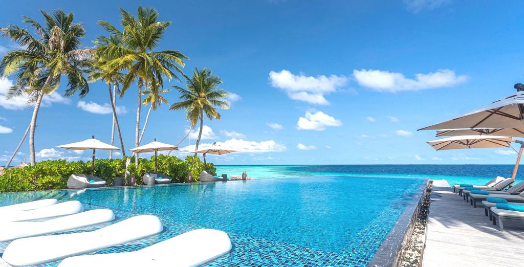 Wasservillen mit Pool im Resort Fushifaru Maldives