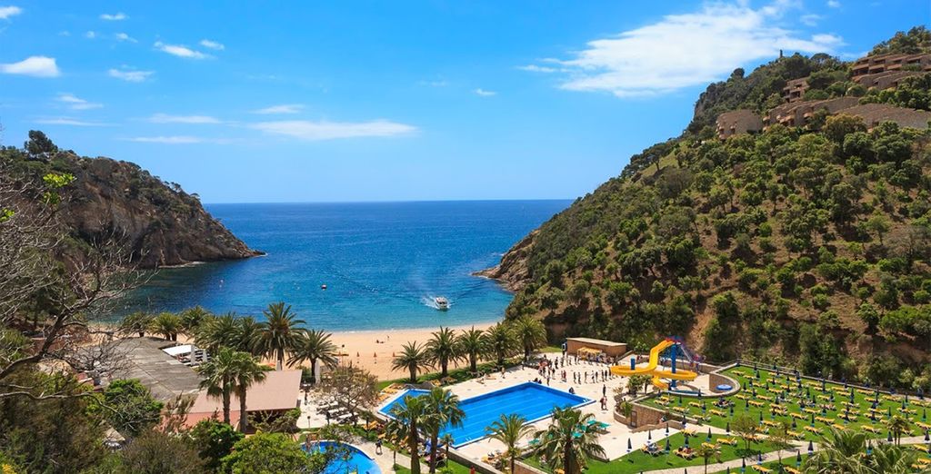 Club Hotel Giverola 3*