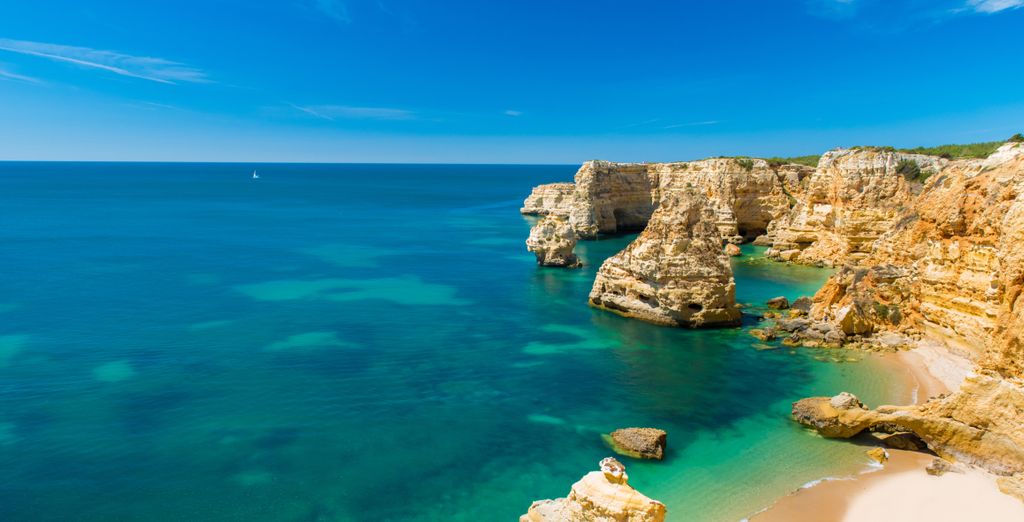 Autotour: Inselblicke, weite Stra&szlig;en und mediterrane Stille