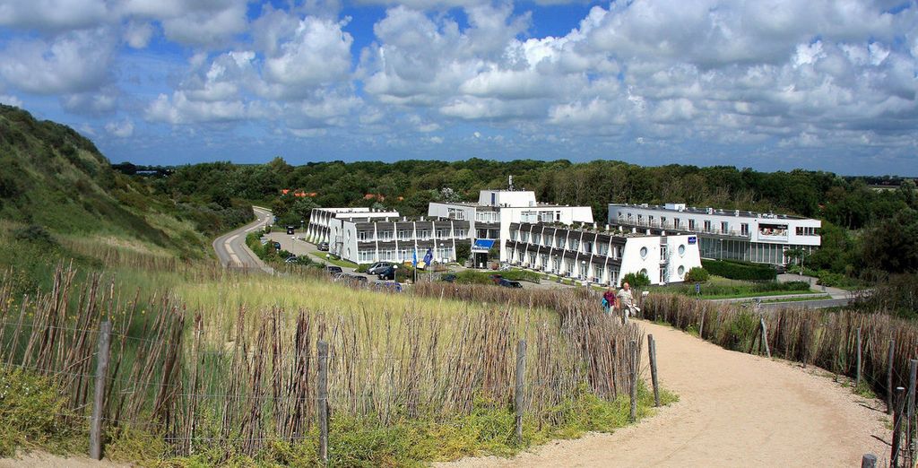 Golden Tulip Westduin 4*