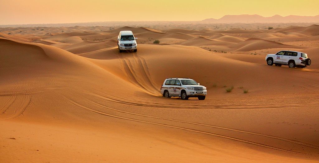 Escapada a Dubái con Suba Hotel 4* y desierto 			
