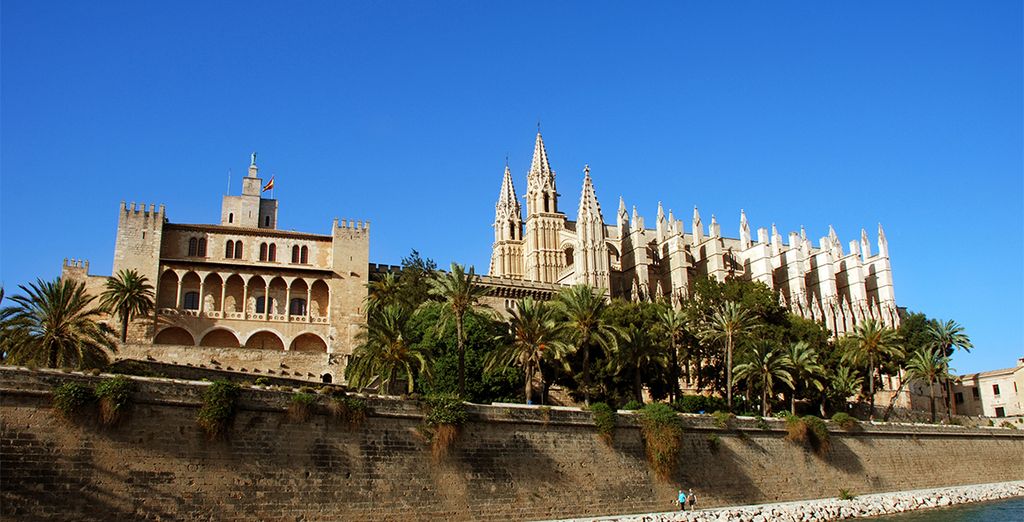 La Pérgola Aparthotel 4*