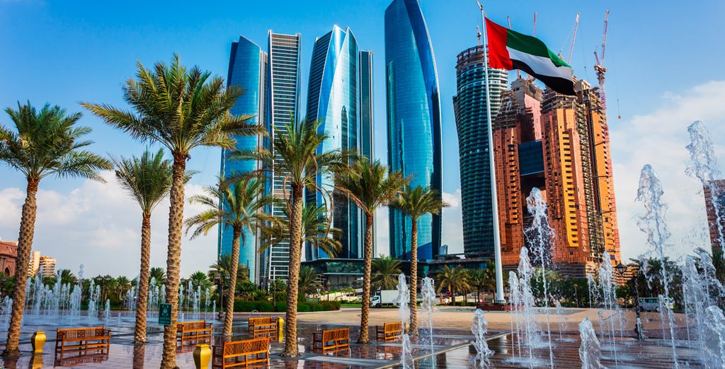 Descubre Abu Dhabi con safari en el desierto, tour y parque Warner Brothers