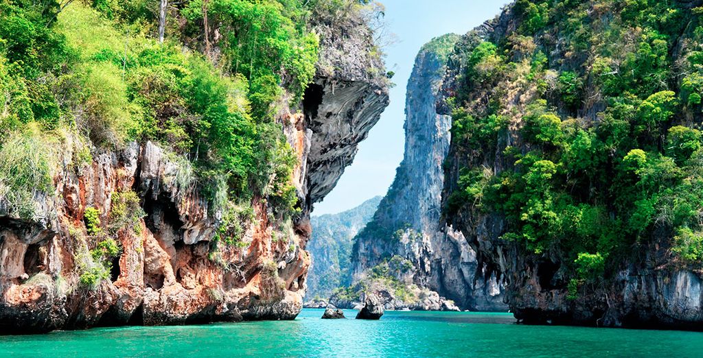 Kalima 5*, Holiday Inn Phi Phi Island 4* y Pakasai Resort 4*