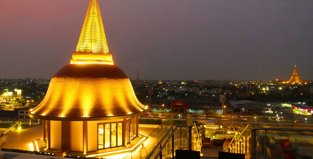 Glow Trinity Silom, River Kwai Jungle Raft y Mida Dhavaravati Grande