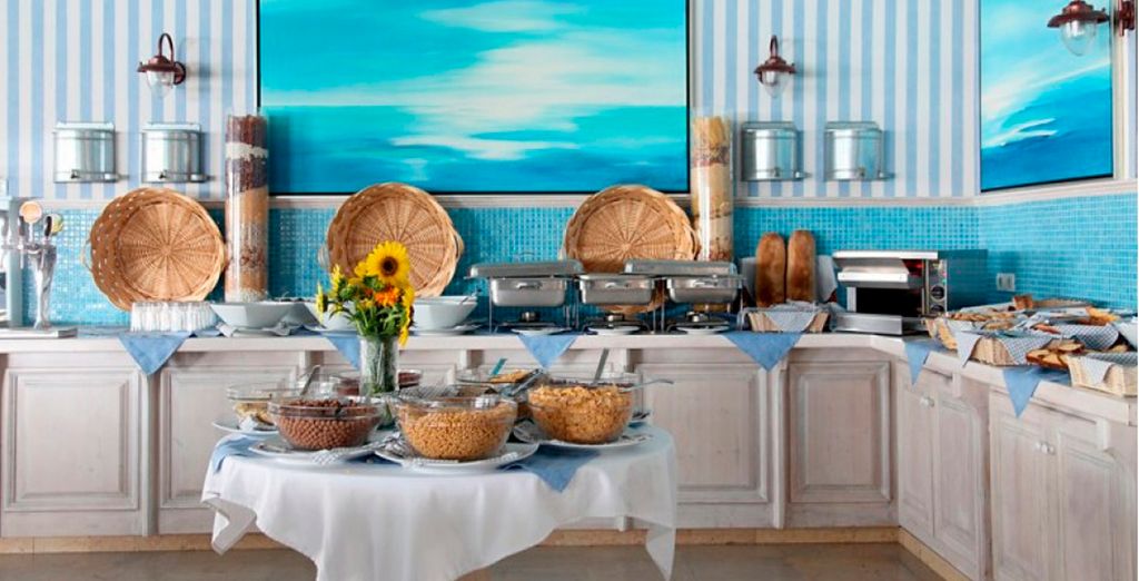 Petinos Hotel 4*