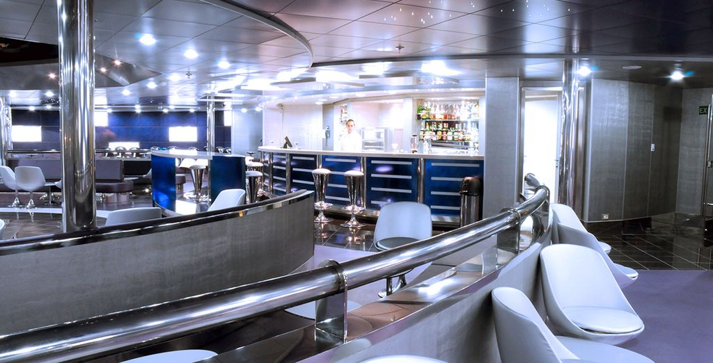 Baia delle Mimose 4* en barco con su coche