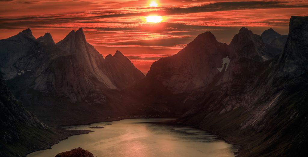 Islas Lofoten y sol de medianoche