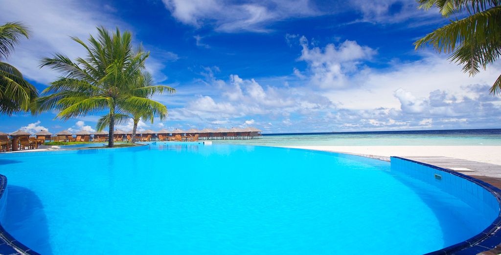 Combinado Divan Istanbul 5* y Filitheyo Island Resort 4*