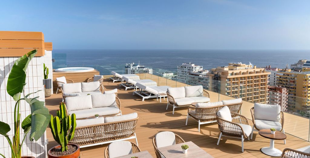 La terrasse panoramique de l’hôtel Atlantic El Tope 4 étoiles, au-dessus de Puerto de la Cruz
