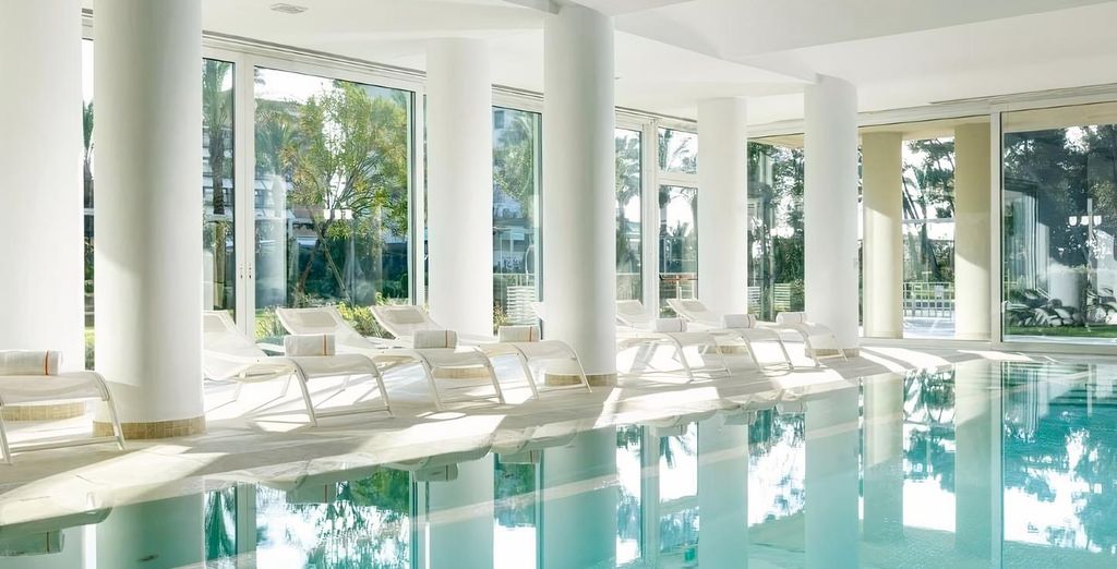 Espace bien-être et piscine intérieure du Versilia Lido UNA Esperienze 4 étoiles