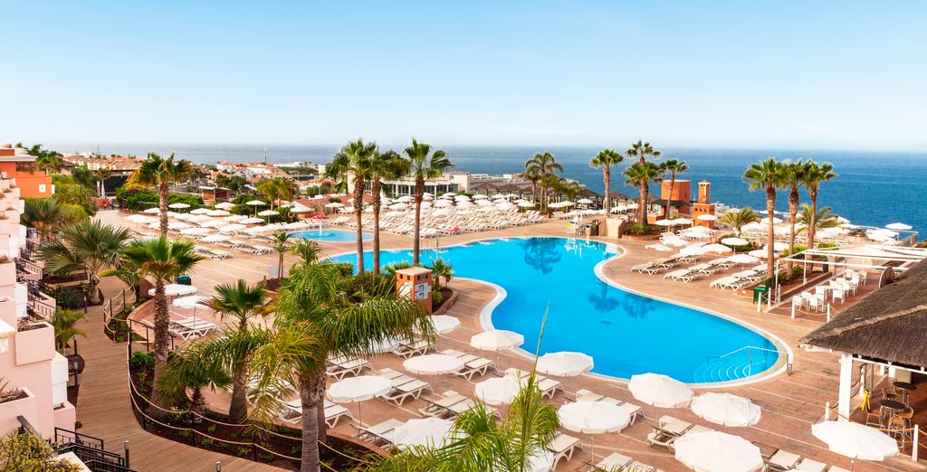 Les piscines du Landmar Costa Los Gigantes, au-dessus de la côte sud-ouest de Ténérife
