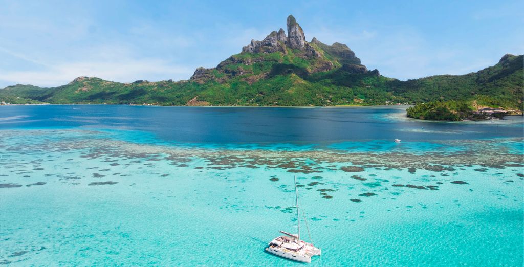 Le mont Otemanu et le lagon de Bora Bora vus du ciel