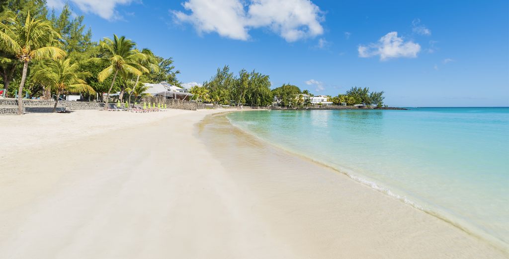 Lagon turquoise et plage de sable blanc de la côte est de l'île Maurice, à Poste Lafayette