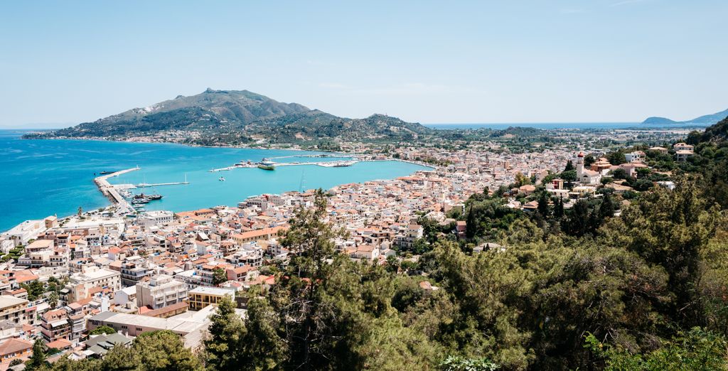 Vue sur la baie et la ville de Zante, dans les îles Ioniennes
