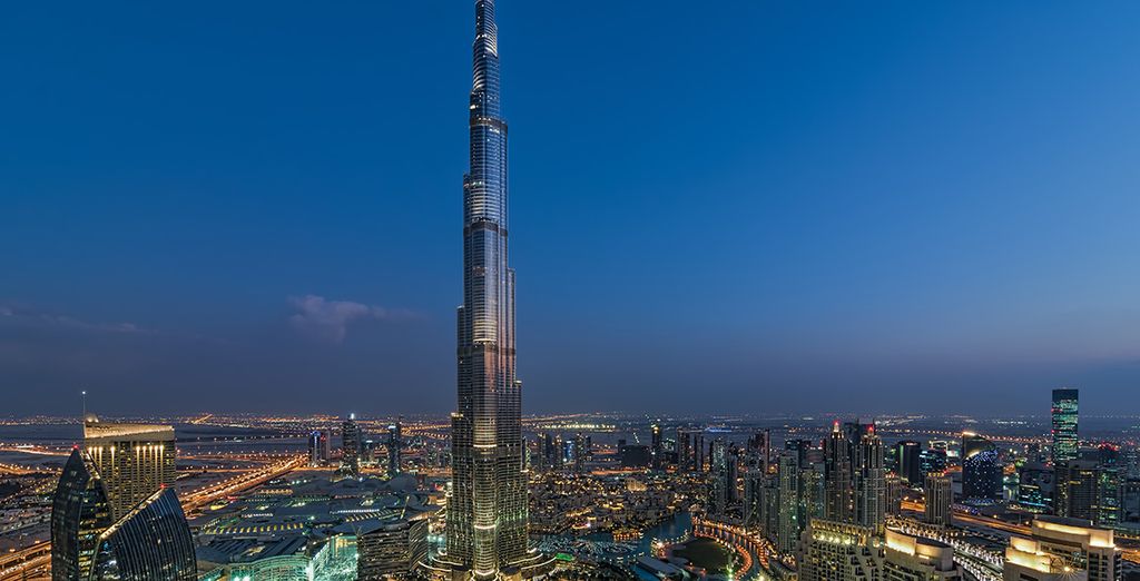 Photographie de la ville de Dubai et l'un des plus grands gratte ciel du monde