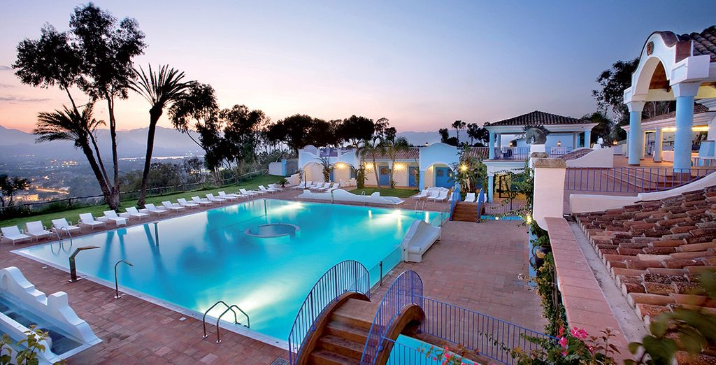 Location de vacances en Sardaigne au cœur d'un hôtel haut de gamme avec piscine et espace détente