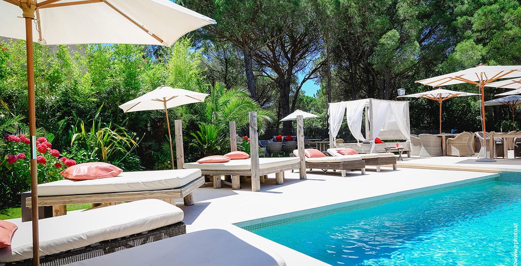 Hôtel Font Mourier 4 étoiles, à Saint-Tropez, piscine et jardin à l’écart du port