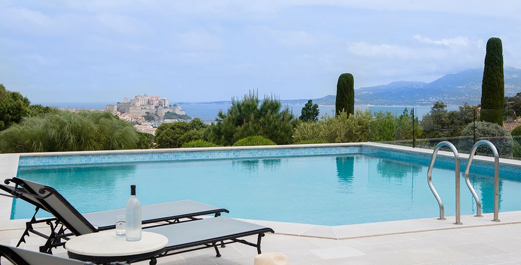 Hôtel La Villa 5* et Corsica Ferries - Calvi - Jusqu'à -70% | Voyage Privé