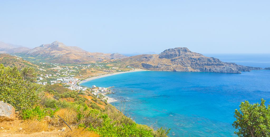 Niriides Beach Hôtel 4 étoiles, baie et collines de la côte de Rethymnon