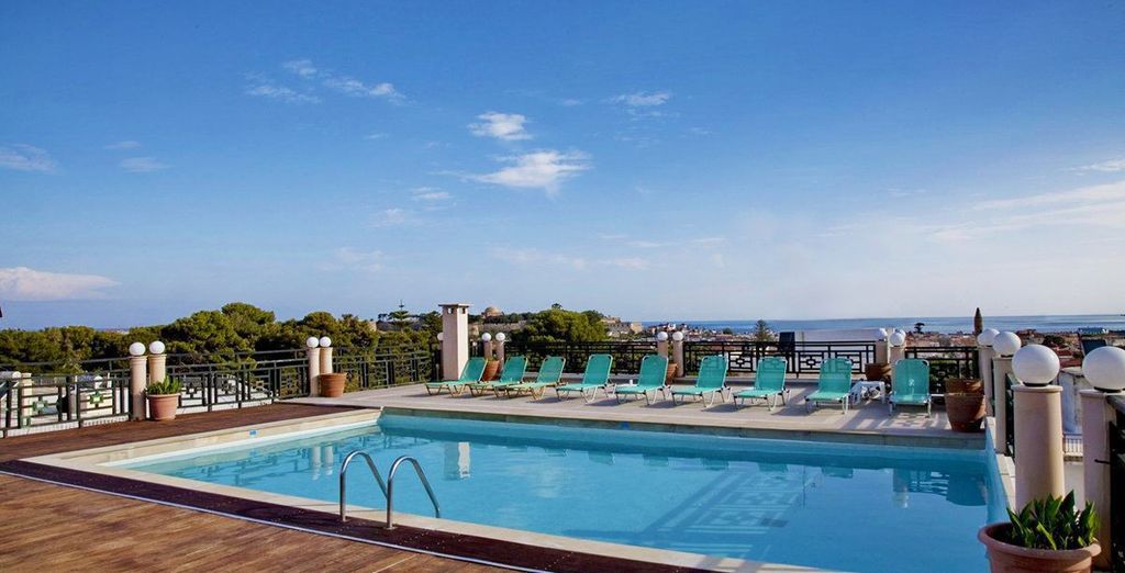 Jo An Palace 4 étoiles à Rethymnon, piscine face à la mer