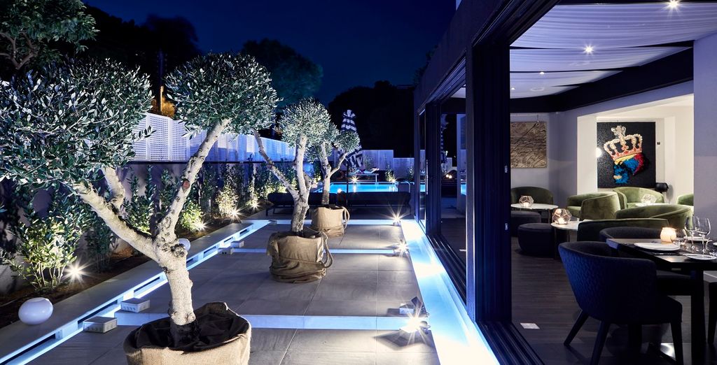 Azur Hotel 4*