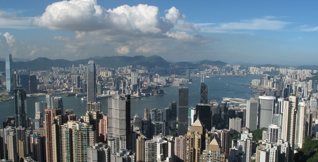 Alla scoperta del ritmo della Cina e Hong Kong con guide locali parlanti italiano