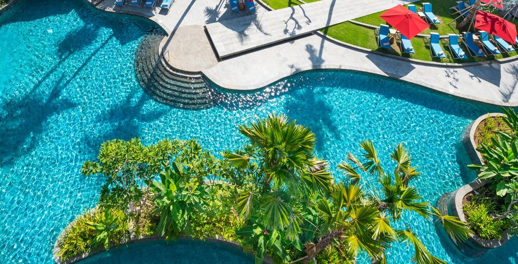 The Mansion Baliwood 5* + Mahagiri Resort Nusa Lembongan 4* + Le Méridien Bali Jimbaran 5* con possibile soggiorno a Singapore