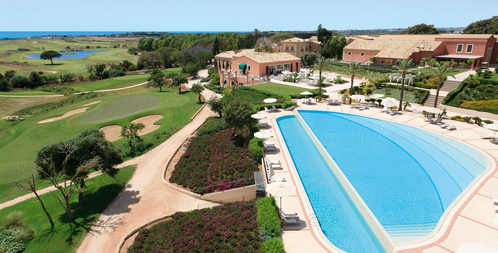 Hotel DonnaFugata Golf & Resort  5*L