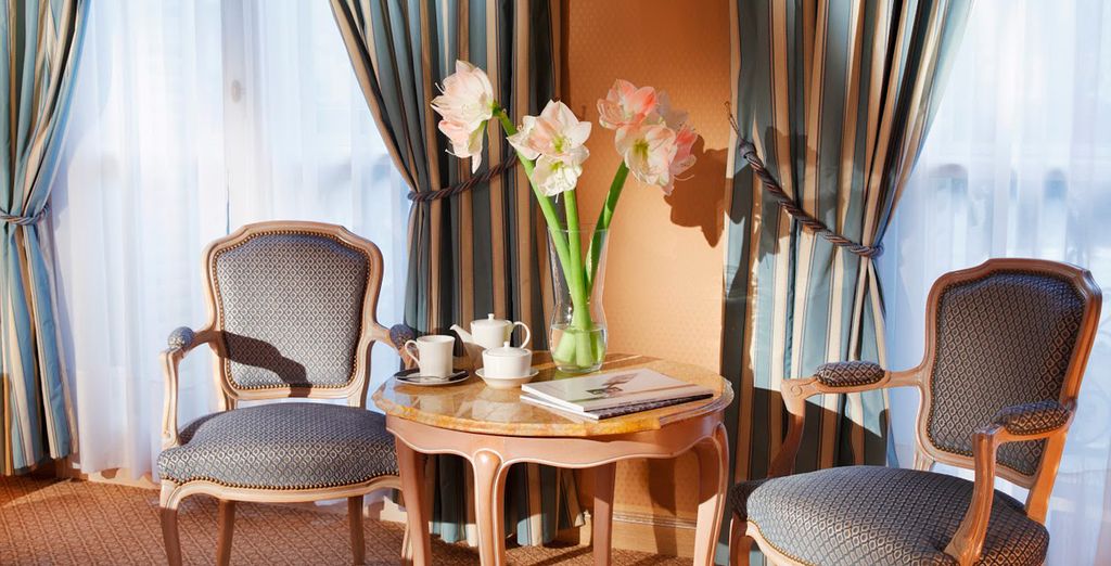 Hotel Rochester Champs Elysées 4*