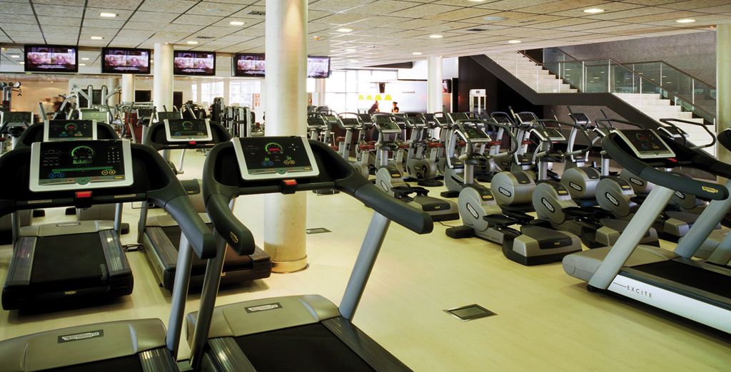 Hotel Hesperia Tower 5*