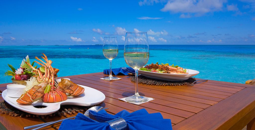 Combinato Dubai (Movenpick Hotel & Appartments) + Maldive (Medhufushi) 