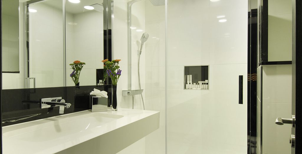 M by Montcalm