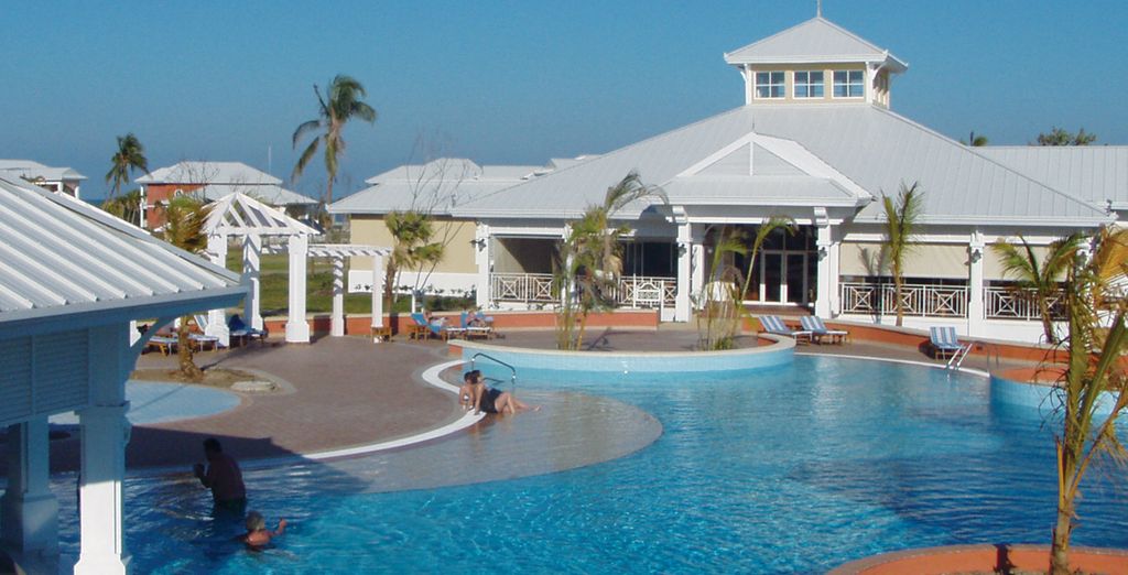 Hotel Victoria 4* & Blau Privilege Cayo Libertad 5*