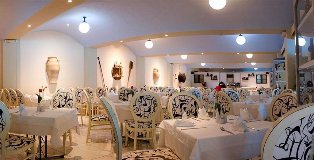 Sandy Beach Hotel 4*