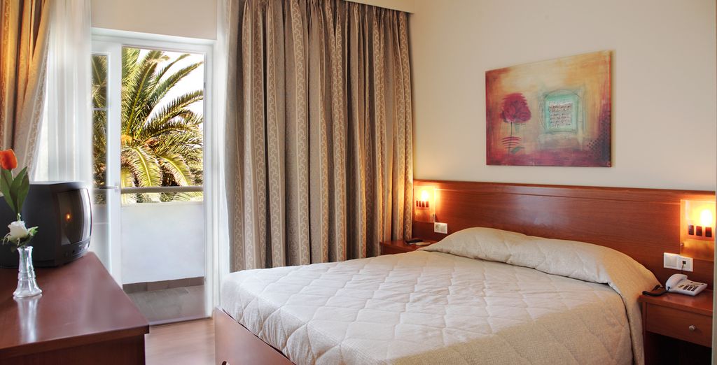 Sandy Beach Hotel 4*