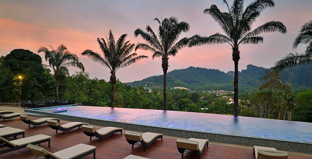 Century Park Bangkok 4* & Aonang Fiore Resort & spa 4*