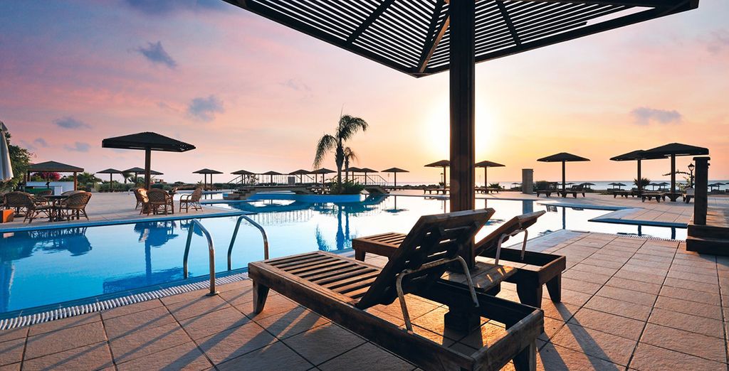 Lahami Bay Beach Resort 5*