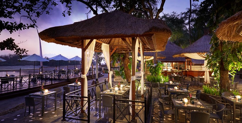 Ubud Village Monkey Forest Hotel 4* & Melia Bali 5*