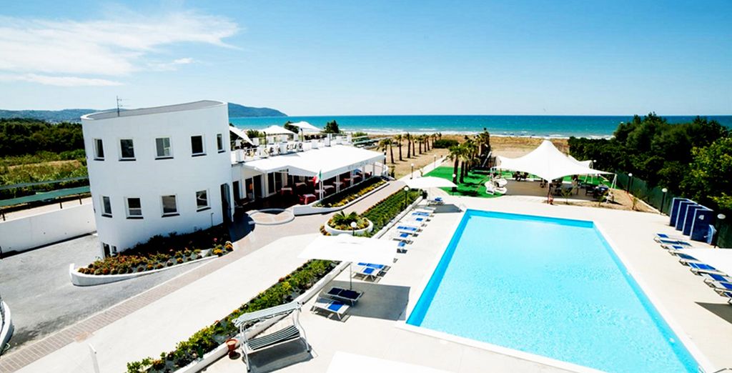 Medea Beach Resort 4*