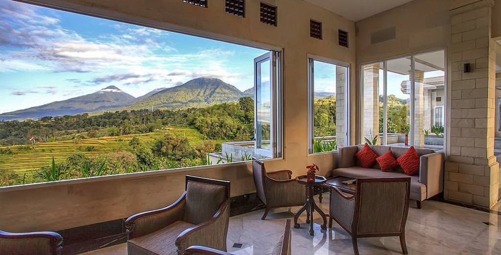 SereS Springs Resort & Spa 5* + Royal Tulip Saranam Resort & Spa 5* + Le Meridien Bali Jimbaran 5*