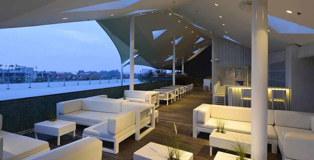 Cordis Hong Kong Hotel 5* e Ize Seminyak Hotel 4* Bali