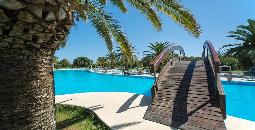 Club Hotel Marina Beach 4*
