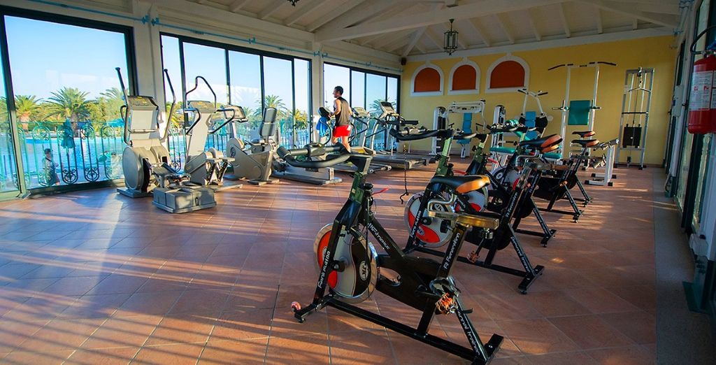 Club Hotel Marina Beach 4*