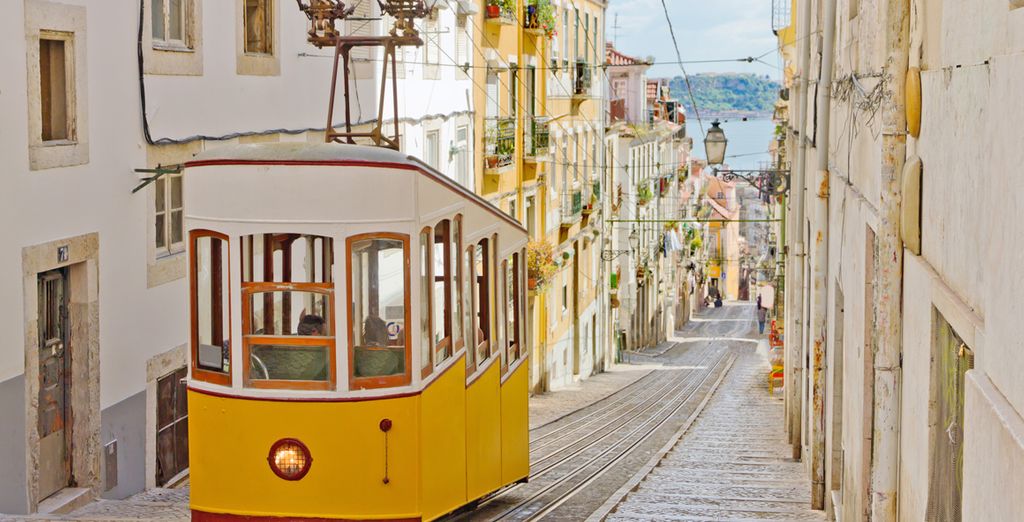 Lisboa Carmo Hotel 4*