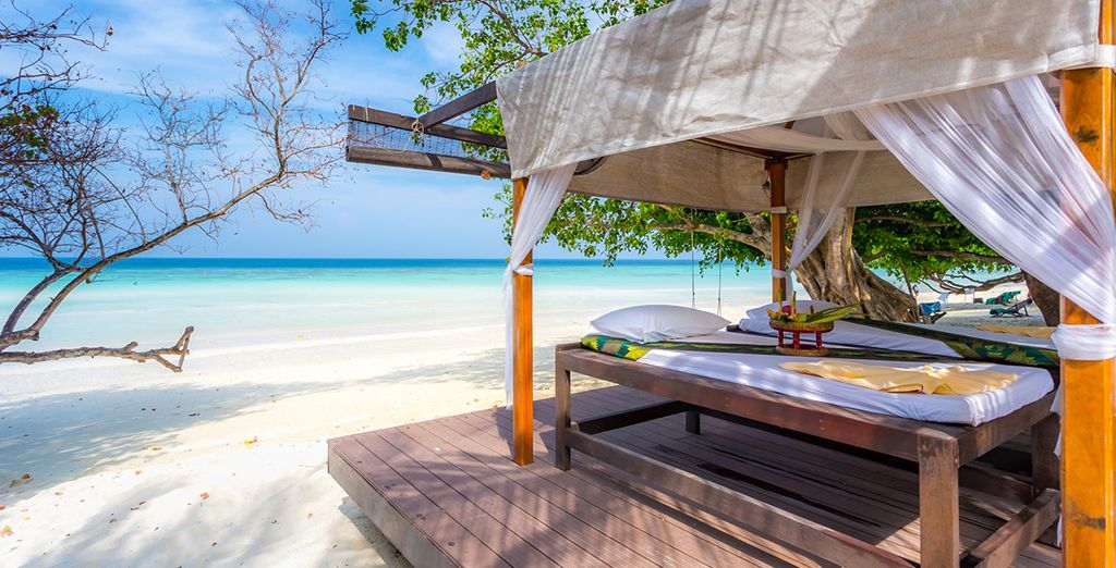 Mai House Patong Hill 5* + Holiday Inn Resort Phi Phi 4* + Pakasai Resort 4*