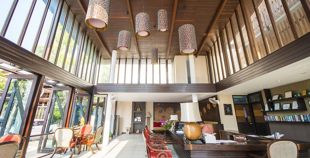 Mai House Patong Hill 5* + Holiday Inn Resort Phi Phi 4* + Pakasai Resort 4*