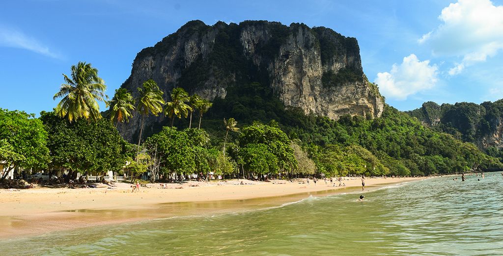 Mai House Patong Hill 5* + Holiday Inn Resort Phi Phi 4* + Pakasai Resort 4*